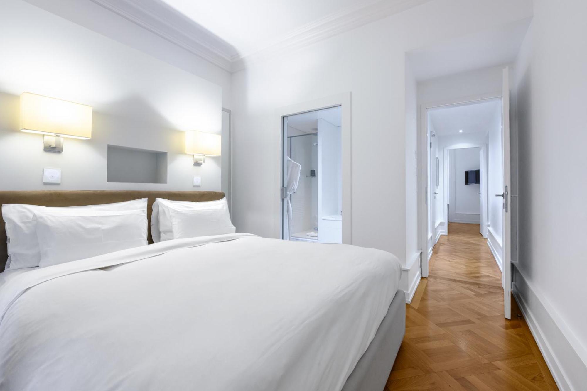 Three-Bedroom Apartment Air-Conditioned 150sqm