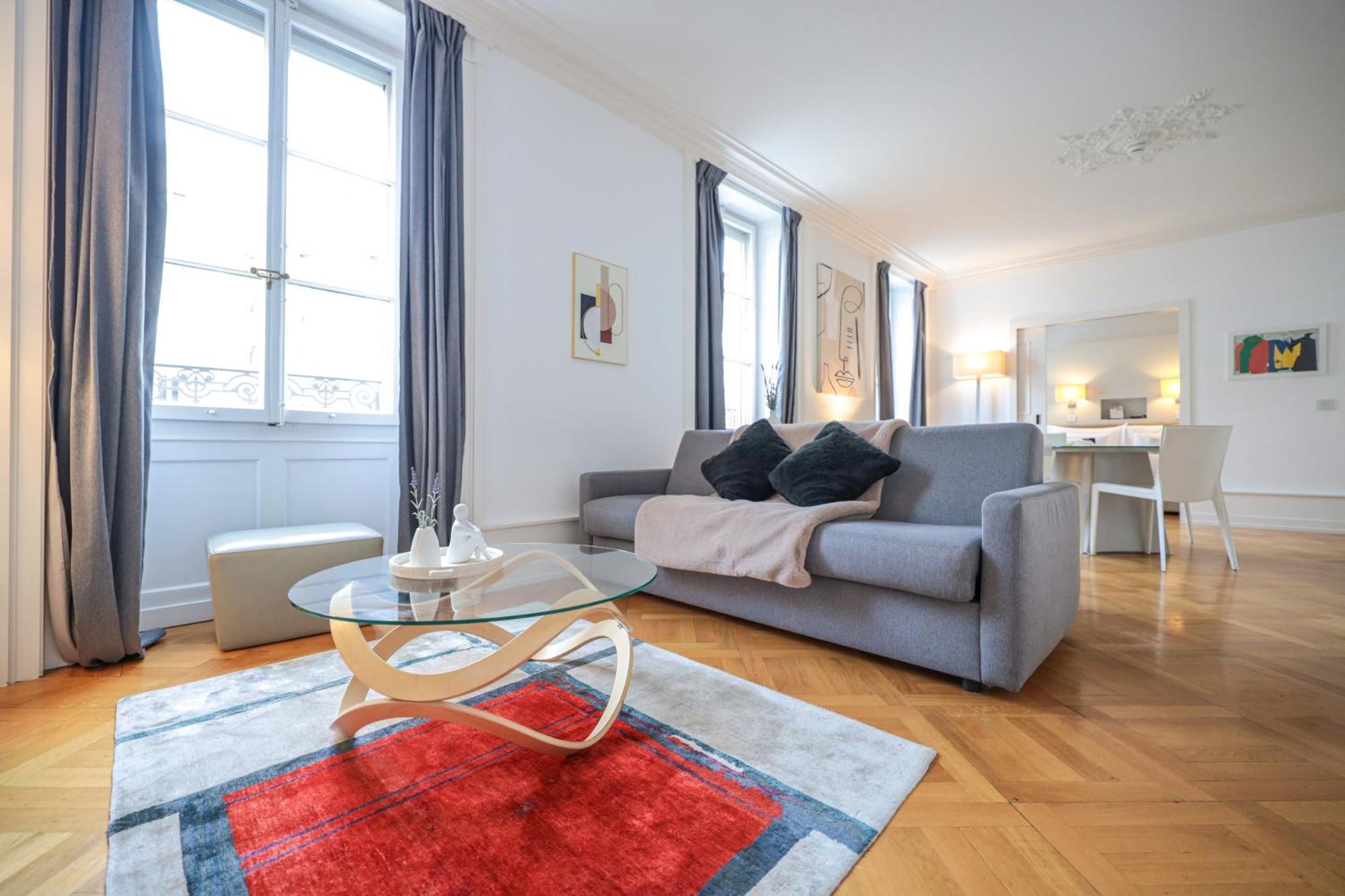 Deluxe One-Bedroom Apartment Air-conditioned 60 sqm